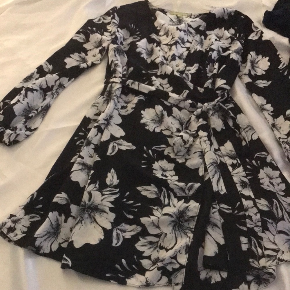 Gianni Bini Monochrome Floral Dress